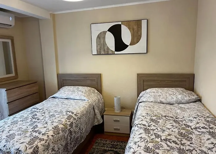 2 Bedroom Levante Appartement *